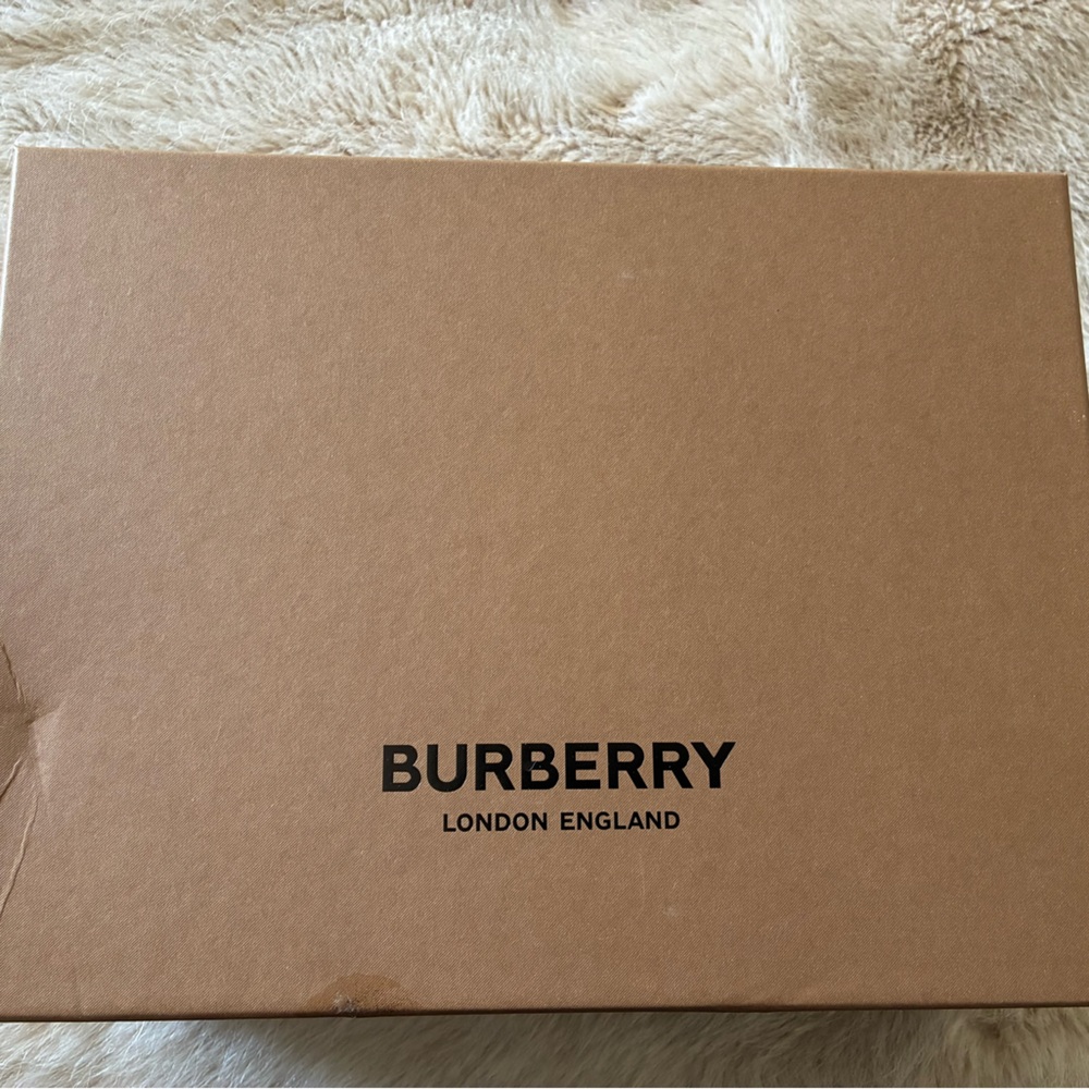 Burberry Shoebox